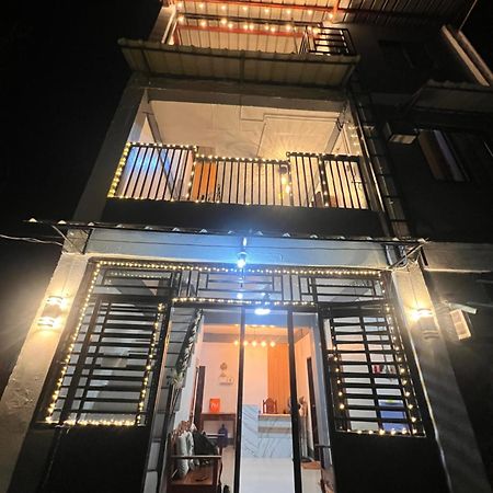 Eighty8 Tourist Inn Корон Экстерьер фото