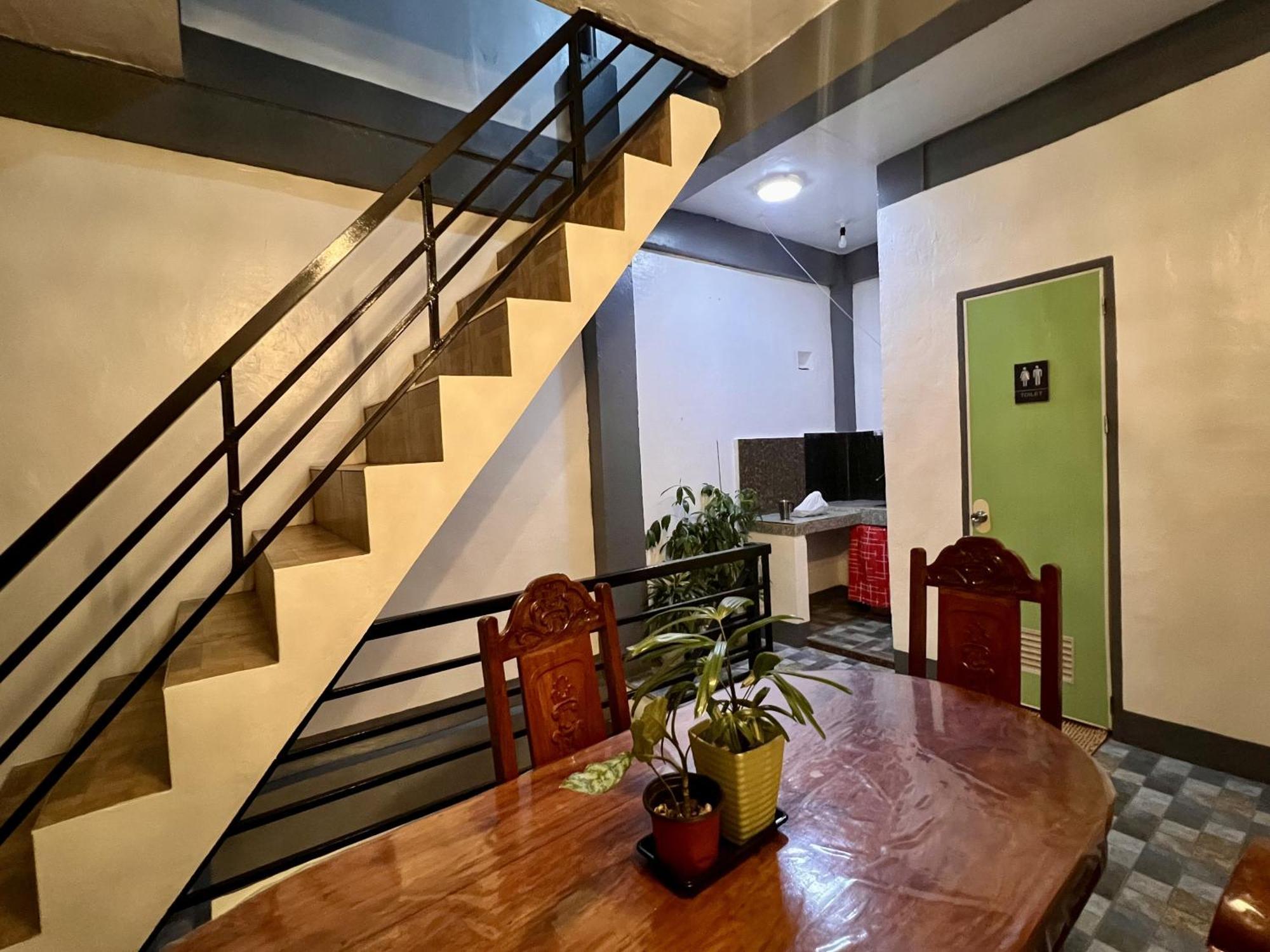 Eighty8 Tourist Inn Корон Экстерьер фото