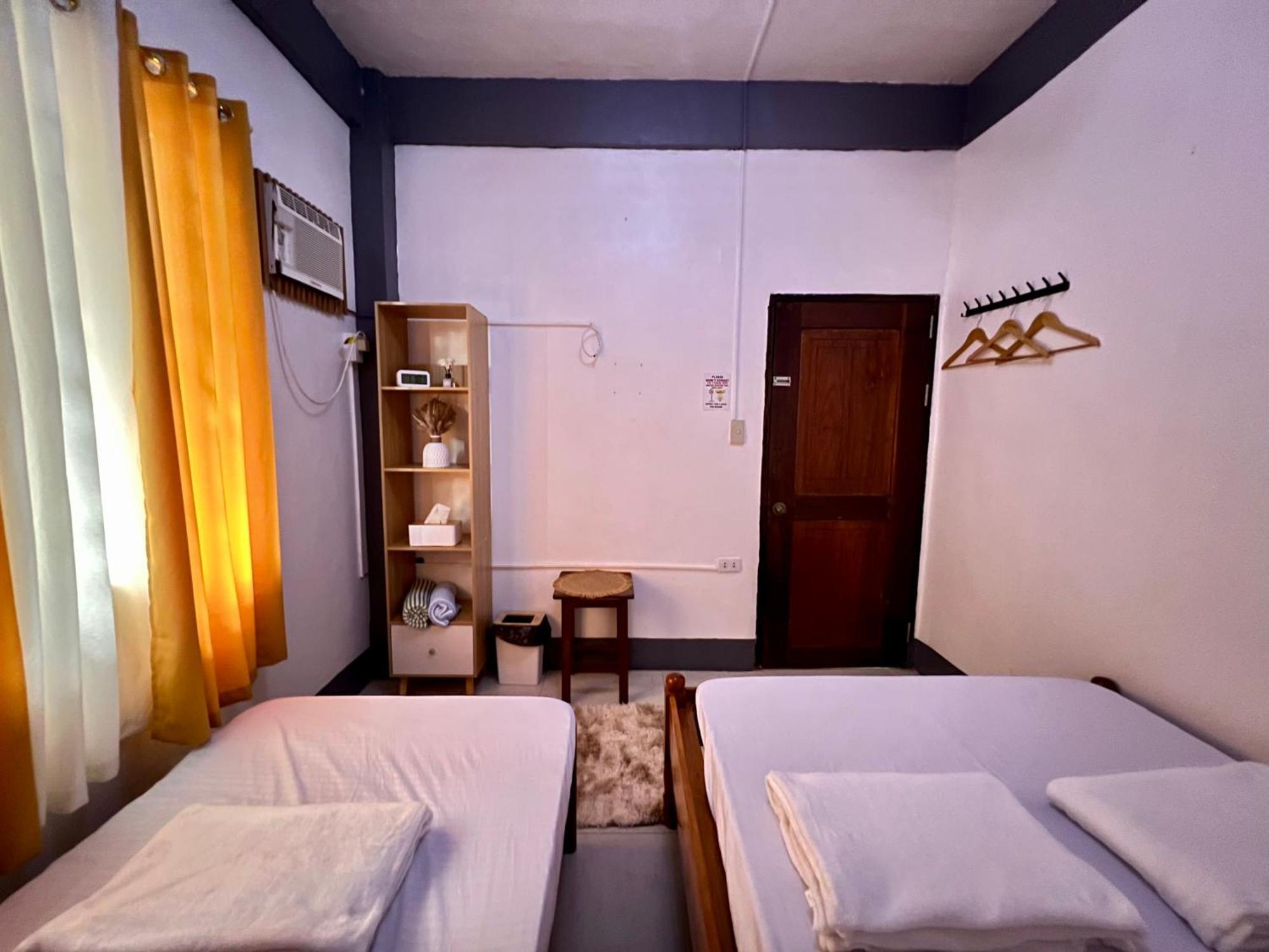 Eighty8 Tourist Inn Корон Экстерьер фото
